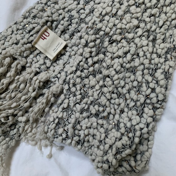 Anthropologie White Sparkle Textured Knitted Scarf - Picture 4 of 7